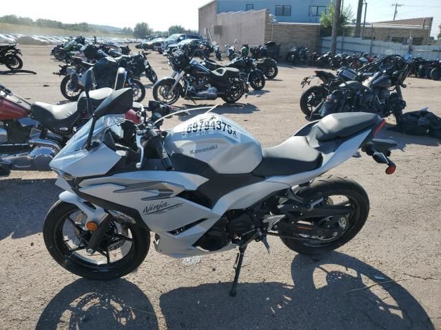 2025 Kawasaki EX500
