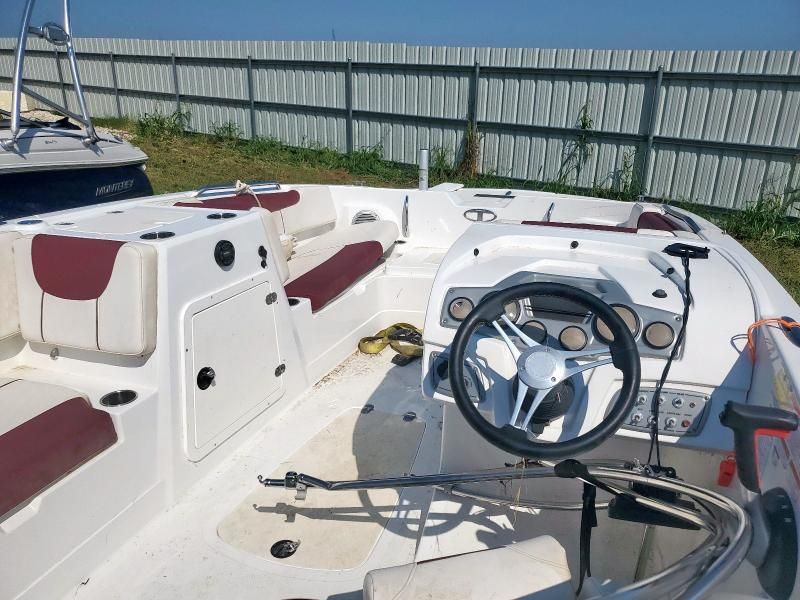 2020 Tahoe Boat