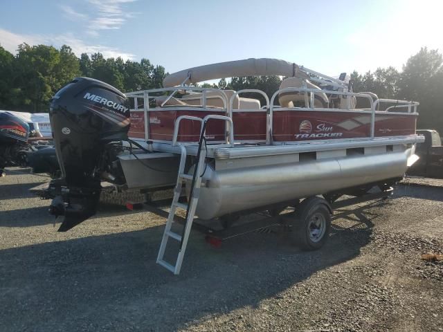 2019 Sun Tracker 18 Bass Buggy-Boats Pontoon Boat