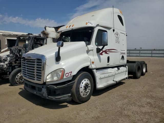 2012 Freightliner Cascadia Semi Truck