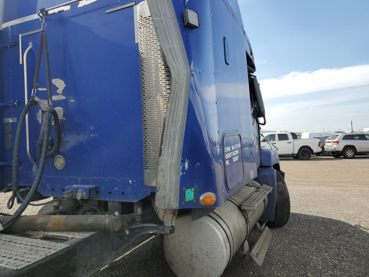 2007 Freightliner Convention-Trucks