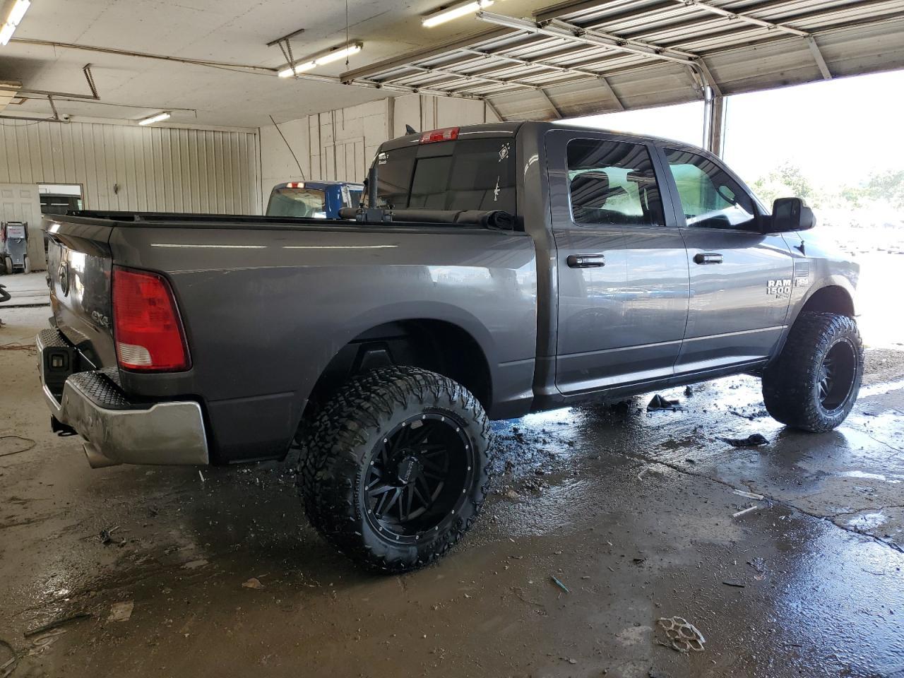 2019 Dodge RAM 1500 Classic SLT