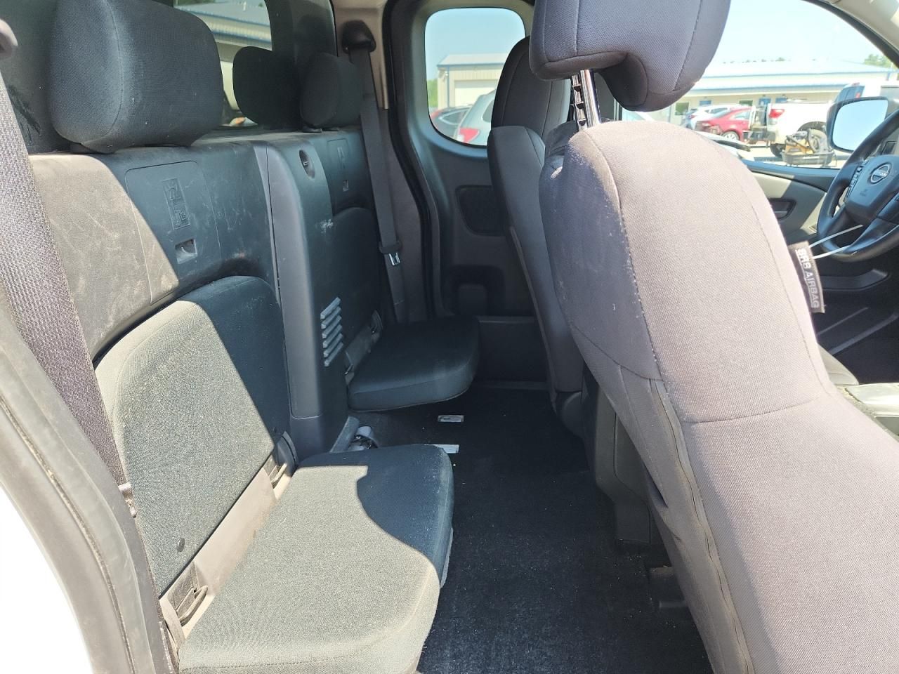 2022 Nissan Frontier s