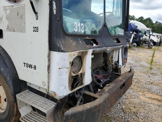 2010 Mack Terrapro Refuse Truck