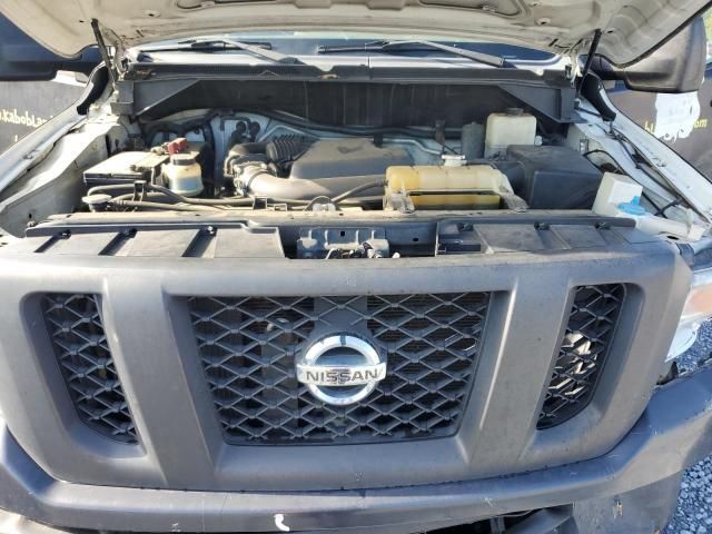 2013 Niss NV 2500 S Standard R