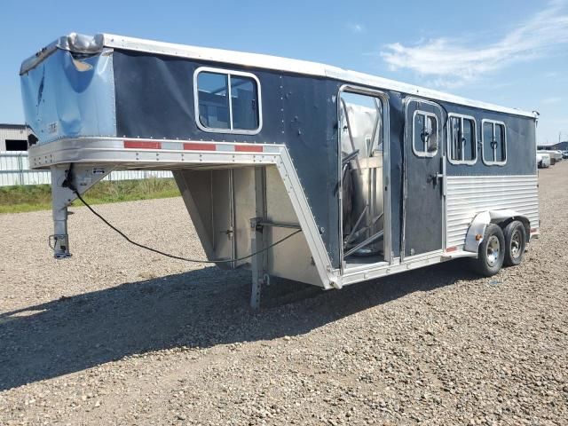2004 Featherlite Mfg Inc 2004 Featherlite 8541 Livestock Trailer