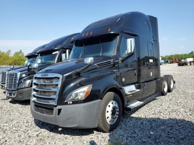 2018 Freightliner Cascadia 126 Semi Truck