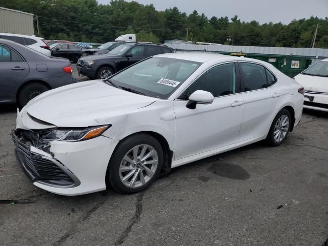 2021 Toyota Camry le