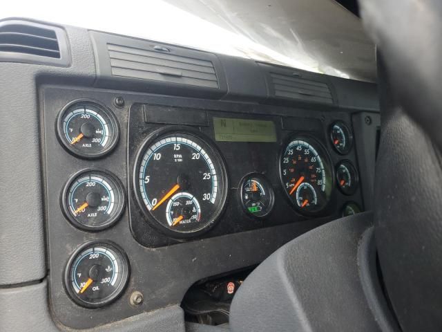 2017 Freightliner Cascadia 125 Semi Truck