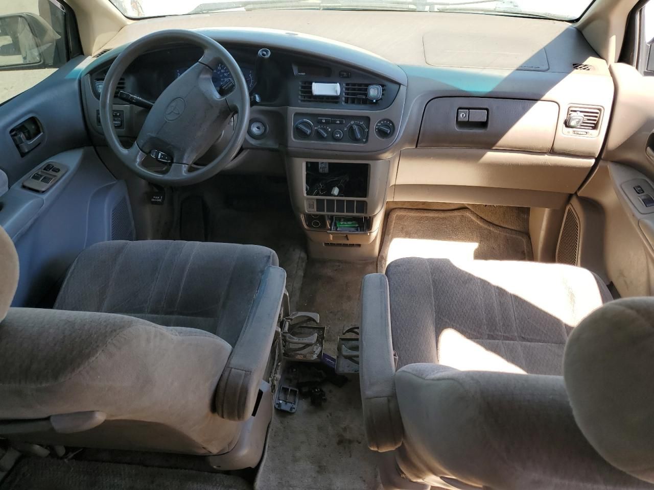 2001 Toyota Sienna ce