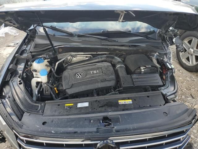 2017 Volkswagen Passat R-Line