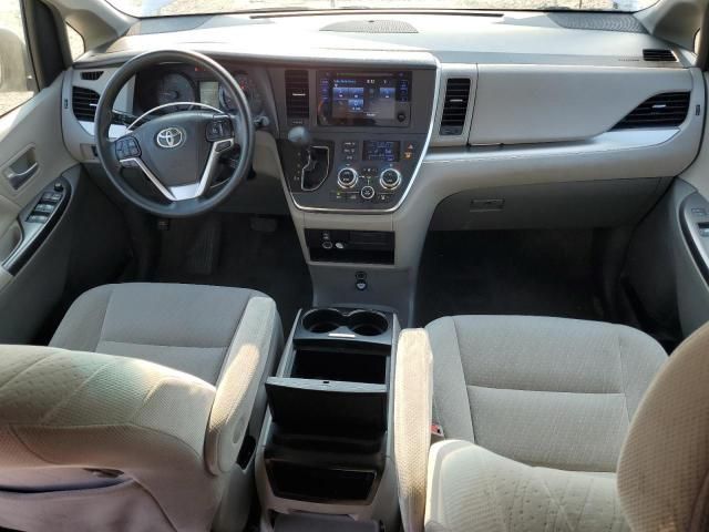 2017 Toyota Sienna le