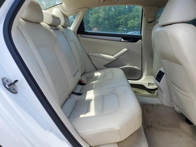 2014 Volkswagen Passat SE