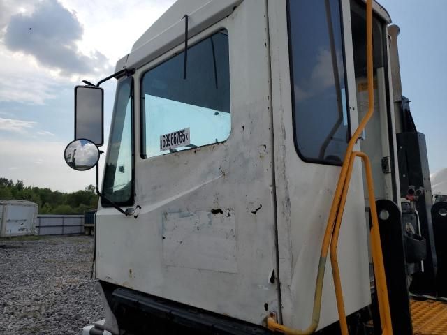 2019 Ottawa Yard Tractor 2019 Ottawa COMMACYT30-Trucks Yard Truck