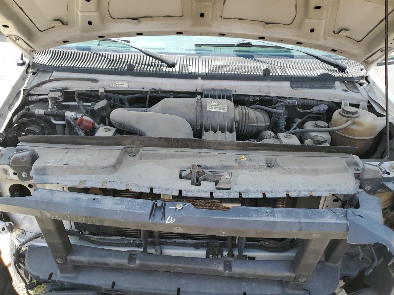 2013 Ford Econoline E350 Super Duty Cutaway Van