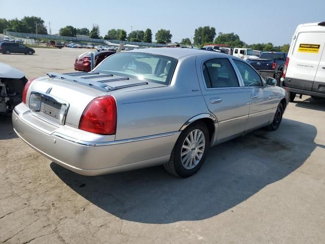 2003 Lincoln Town Car Signature