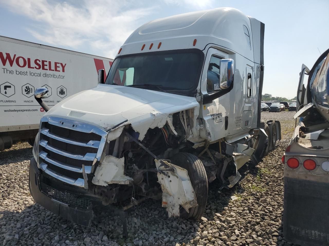 2020 Freigliner Cascadia 126