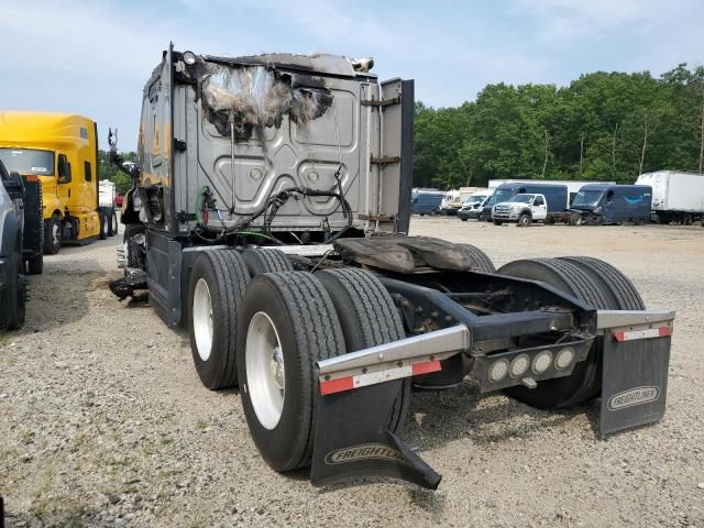 2015 Freightliner Cascadia 125 Semi Truck