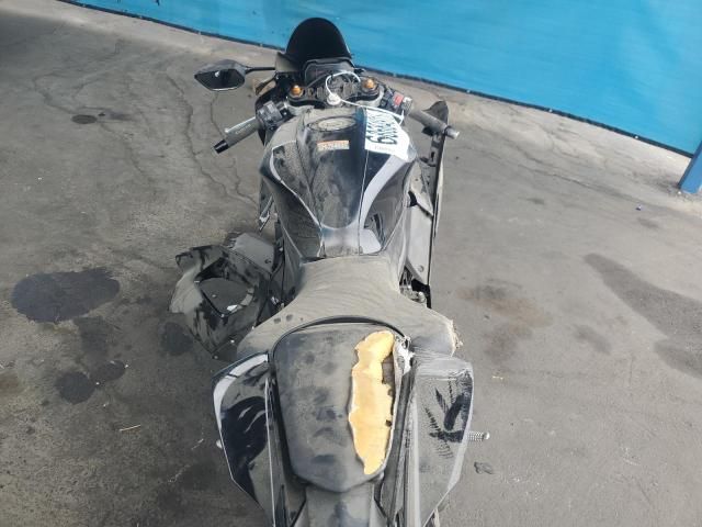 2025 Yamaha YZFR7