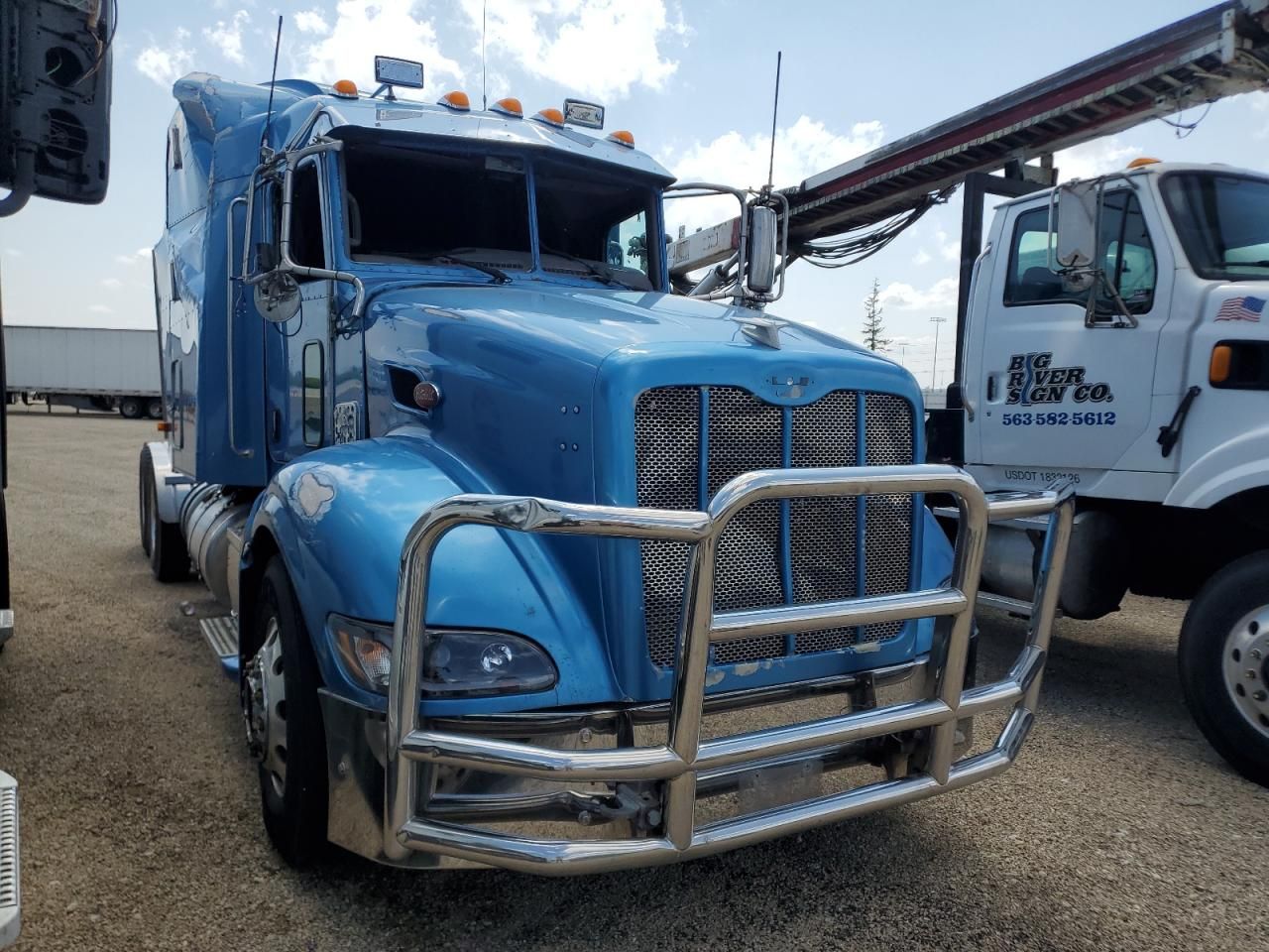 2009 Peterbilt 386 Semi Truck