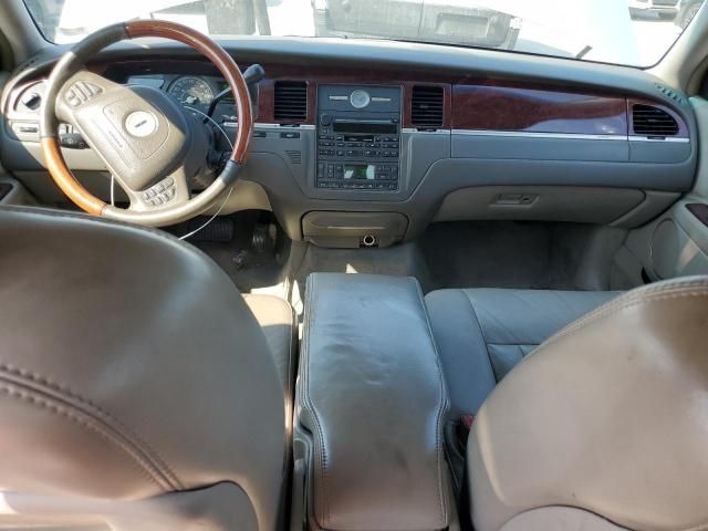 2003 Lincoln Town Car Signature