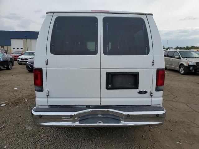 2010 Ford Econoline E350 Super Duty Wagon