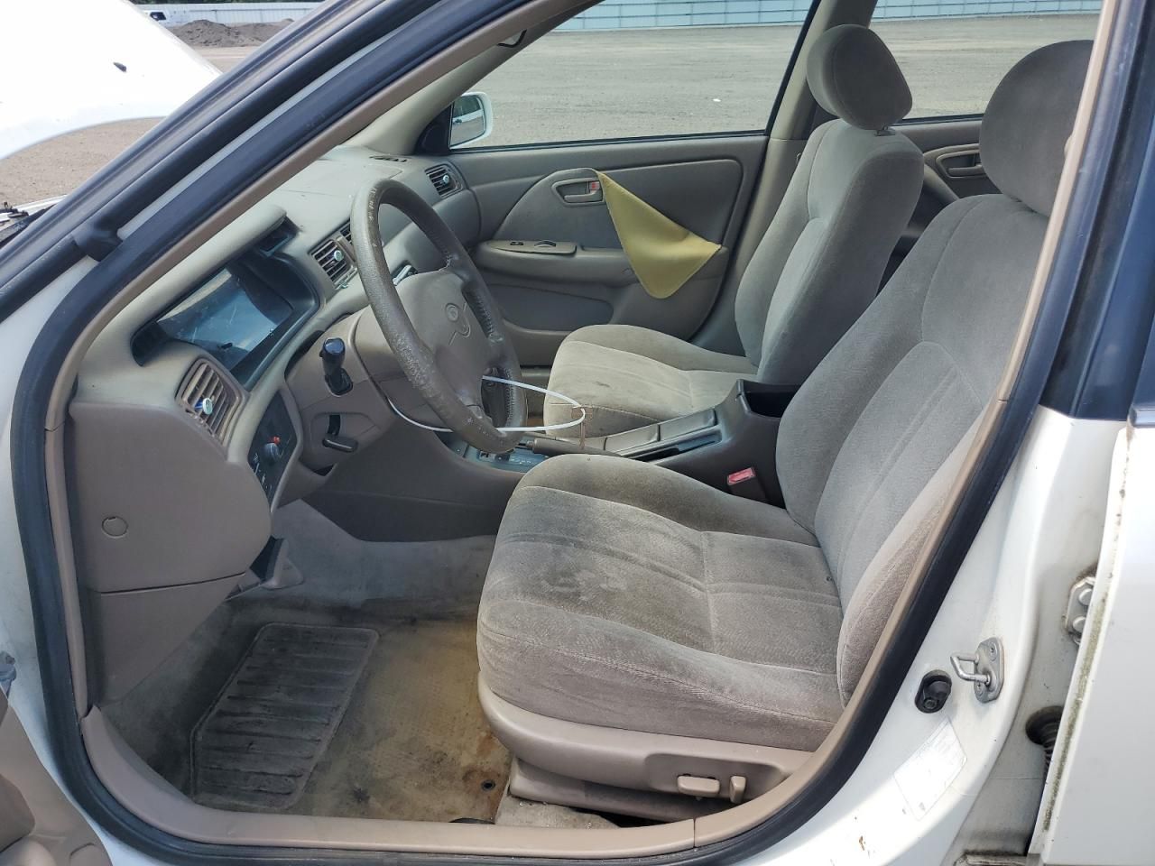 1999 Toyota Camry le