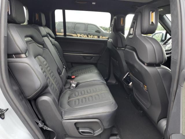 2025 Rivian R1S Adventure