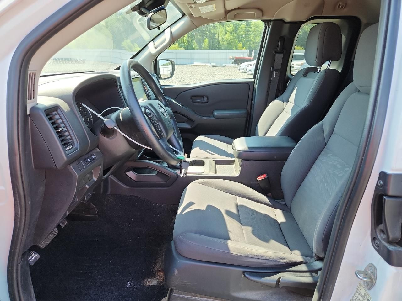 2022 Nissan Frontier s