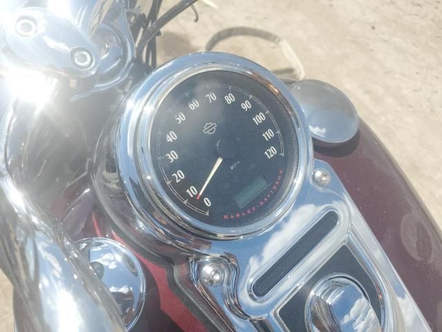 2015 Harley-Davidson FLD Switchback