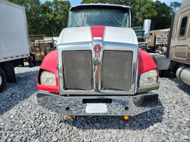 2015 Kenworth T880 Semi Truck