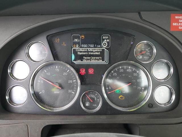 2014 Kenworth T680 Semi Truck