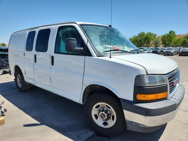 2020 GMC Savana Cargo 2500 13