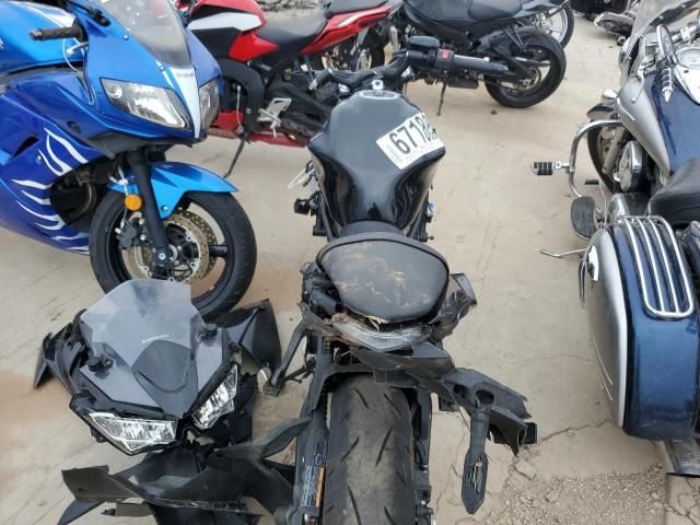 2025 Kawasaki EX650 R
