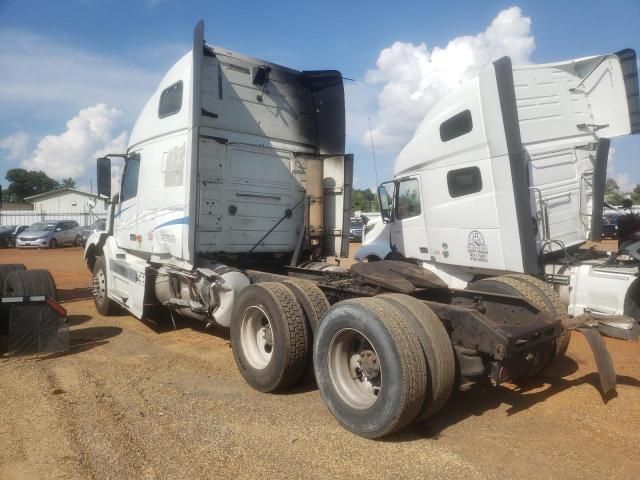 2006 Volvo VNL Semi Truck