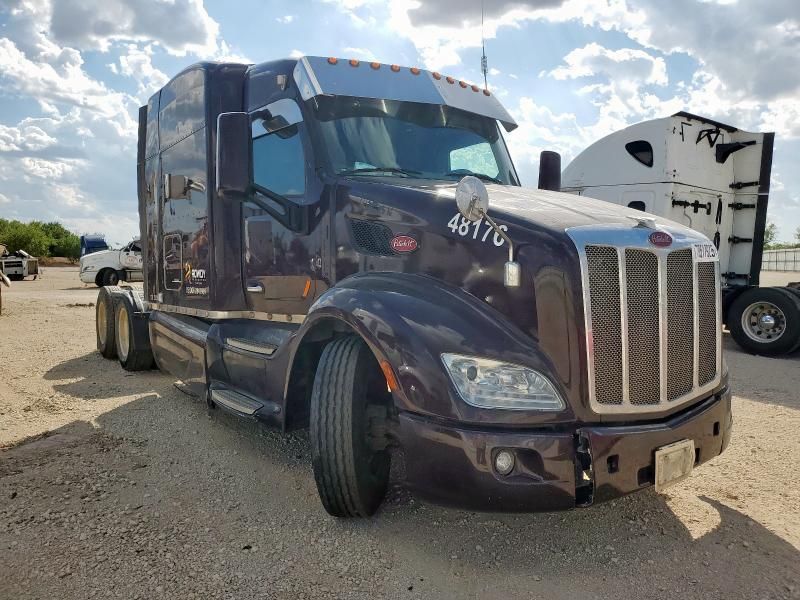 2014 Peterbilt 579 Semi Truck