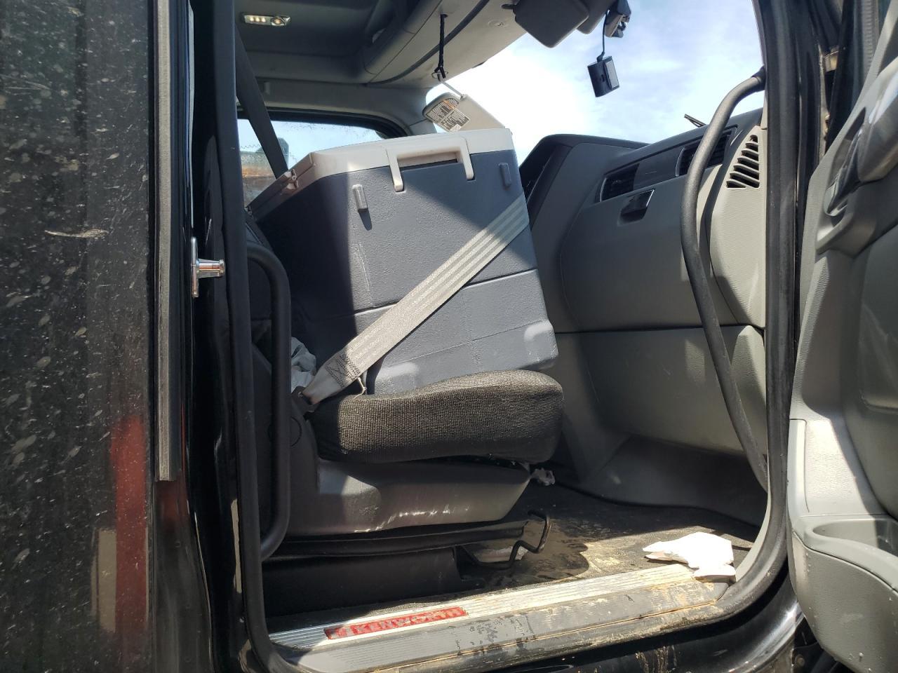 2019 Kenworth T680 Semi Truck