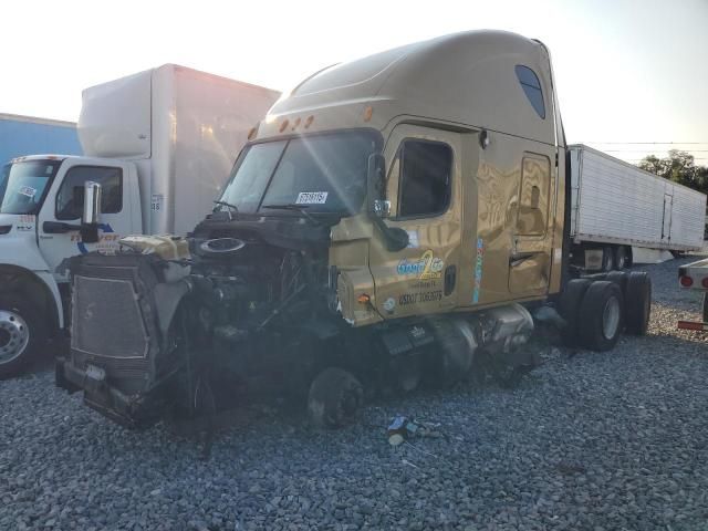 2012 Freightliner Cascadia 125 Semi Truck