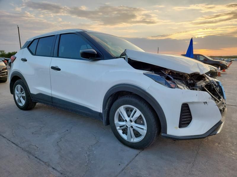 2022 Nissan Kicks S