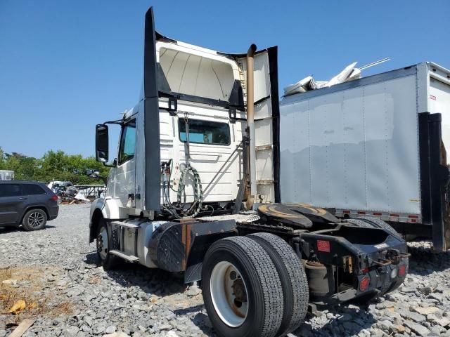 2018 Volvo VNL Semi Truck