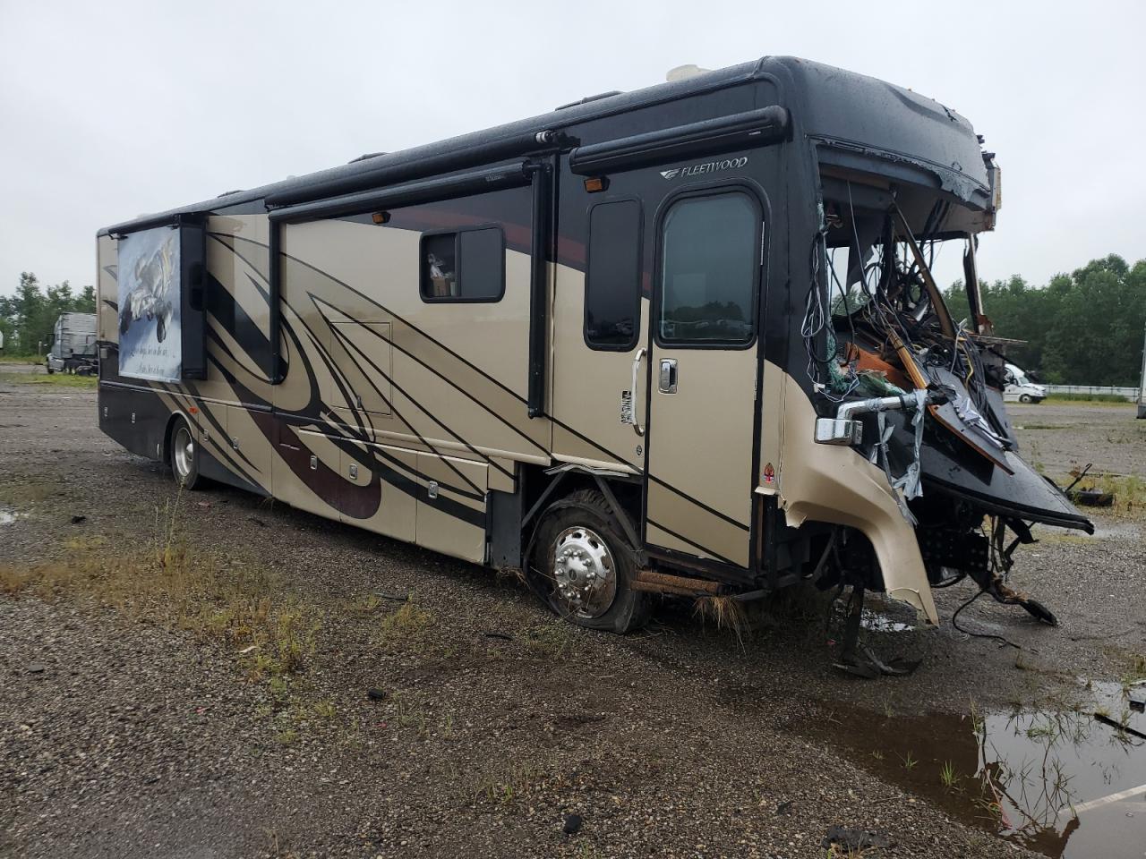 2014 Freightliner Chassis XC