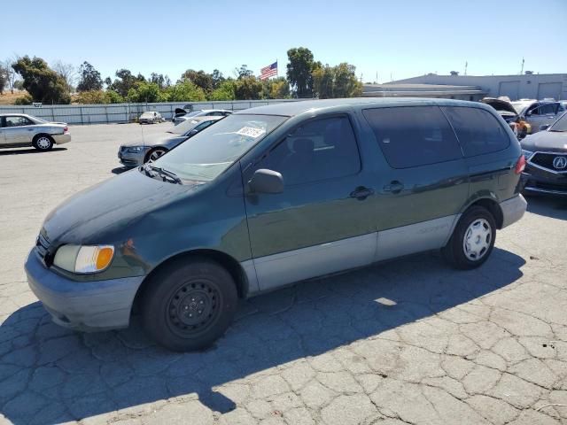 2001 Toyota Sienna ce
