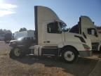 2017 Volvo VNL Semi Truck