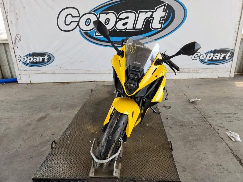 2024 Suzuki GSX800 F