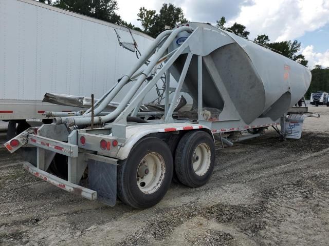 2013 Retesa Pneumatic DRY Bulk Trailer