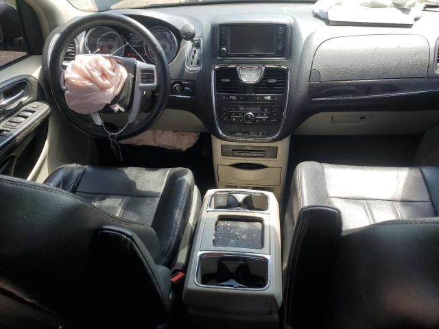 2014 Chrysler Town & Country Touring L