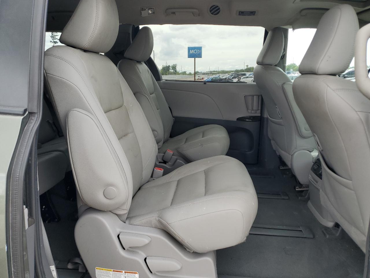 2020 Toyota Sienna xle