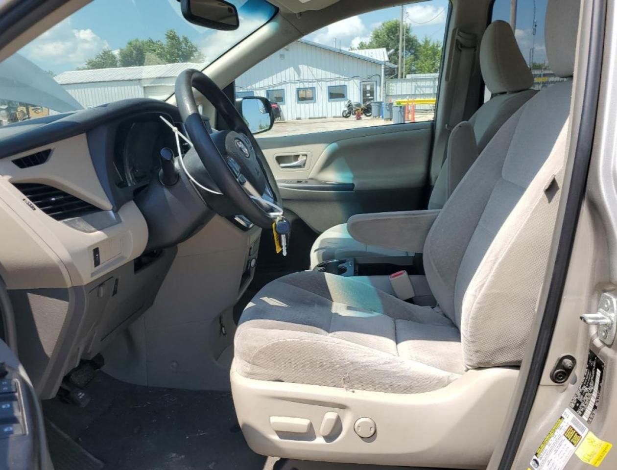 2015 Toyota Sienna le