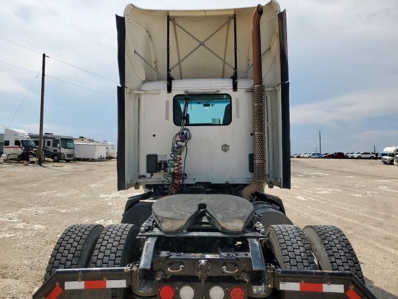 2016 Kenworth T680 Semi Truck