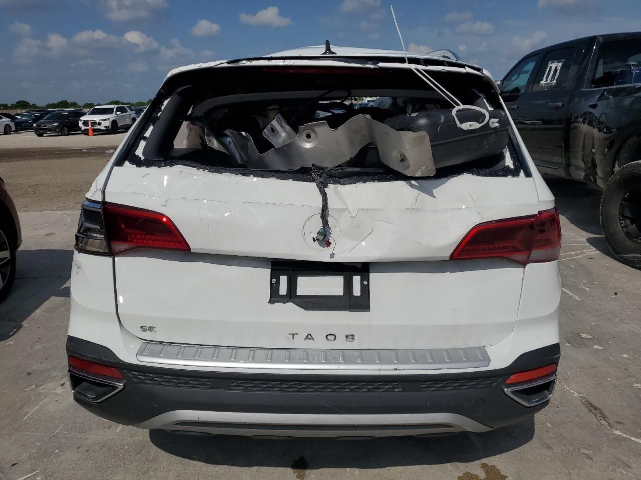 2024 Volkswagen Taos se